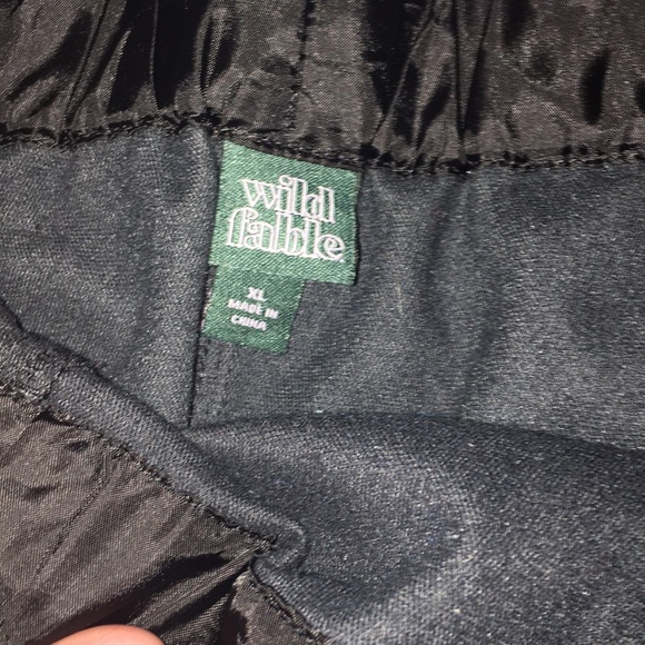 Faux leather black skirt - Picture 2 of 3